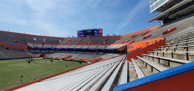 守球队更加 守球队更加